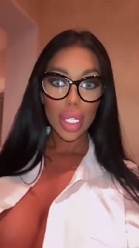 Lara Frost in a secretary costume. ( full video on Onlyfans)