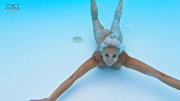 344 - MILF UNDERWATER ANAL CREAMPIE PROLAPSE
