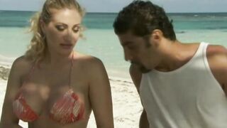 Italian pornstar Vittoria Risi plowed by 2 sailors on the beach