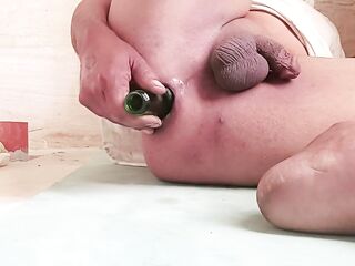 Glamorous bubly booty solo home