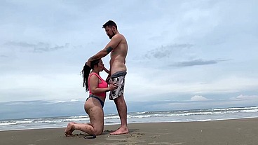 Transando em público na praia com a gostosa da Camila Gaucha COMPLETO