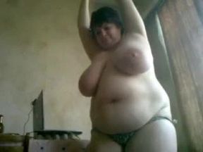 Busty Vanya online