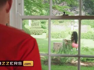 Brazzers - Black Neighbour Kiki Minaj likes anal drilling