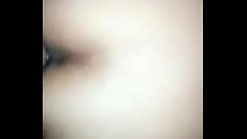 Vecina puta follada en su casa