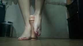 Love Her Feet Let Me Masturbate Your Dick with My Feet
