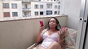 ESPERANDO O AMIGO DO MARIDO PARA LEVAR MADEIRADA DA GRANDE
