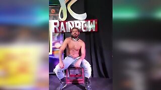 Gostosão felipe leão faz stripper e tira toda roupa em live especial do