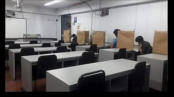 Estudiantes en preparaci&oacute_n para Iberoamericana de f&iacute_sica reciben tremenda follada por el calvo de OLCOFI en prueba de laboratorio