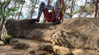 Outdoor pissing-INSTAGRAM:ClaudiaMacc7