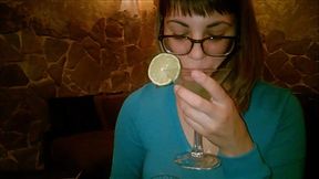 Young slut gives blowjob in the public restaurant - Amateur Porn