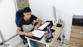 I Give My Boss a Good Blowjob in Exchange for a Higher Salary Cum-mouth-part 1- Porn in Spanish