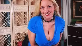 Big Breasted American Housewife Masturbating Herself To A Climax - MatureNL