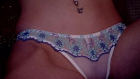 Sexy redhead masturbates in close up action