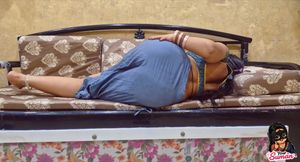 Indian stepmom ki badi Gand dekh liya
