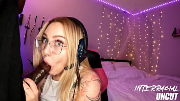 Thick Pawg can&#039_t ignore black dick in her face while streaming
