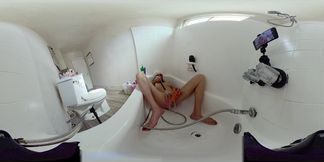 Lizzy Yum VR June 2025 Masturbation Dilating Bathing Edging Amateur