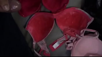 한국야동 변태 시리즈 - 차안 브래지어 위에다가 사정하는놈