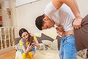 SIS.PORN. Tricky guy has a nice twosome with the pretty naive stepsister