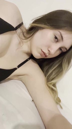 Tiny teen shows off her tits on OnlyFans