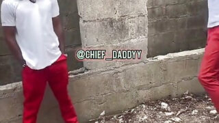 Pria muda dewasa disodomi