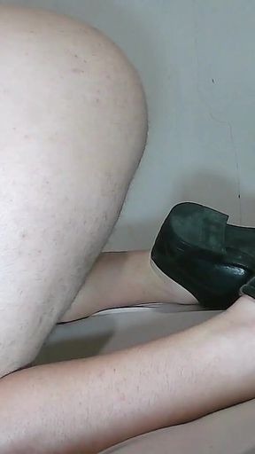 I'm Waiting for You in My Hotel Room