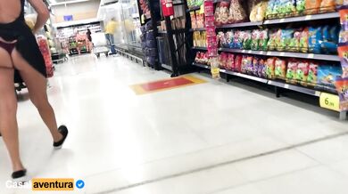 Real Amateur Public Anal Sex Risky on Super market! People walking near...