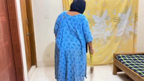 Huge Hanging Milky Tits & Ass Hot Indonesia Muslim Aunty Clean My Room & Try To Seduce me For Sex