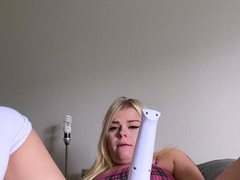 Hot amateur blonde pregnant toying her pussy solo