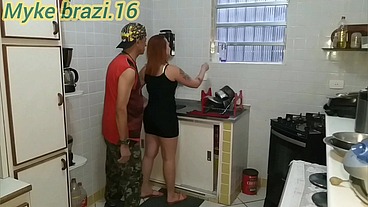 Covidei a Nicole romanoff para ir na minha casa e ela aceitou e foi faser o jantar só k eu nau resestir de ver ela tão bonita na conzi nua e covidei ela para nos transar premeiro depois ela termina