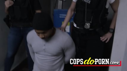 Field chase gets this dirty suspect totally fucked after cops catch him