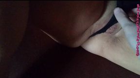 fummeln an der geilen milf