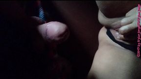 fummeln an der geilen milf