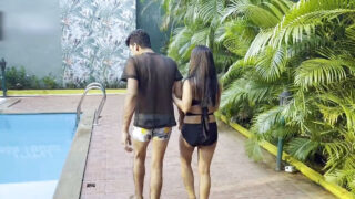 巨乳の尻軽女が、チャンピオンのように激しいアナルセックスに耐える