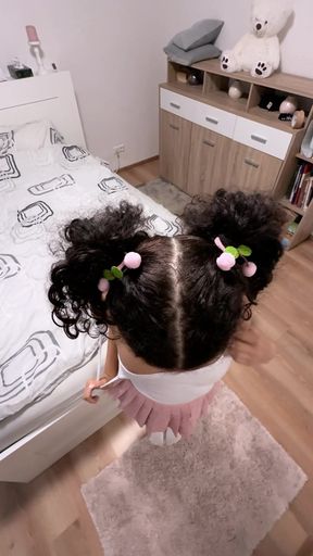 4&#039;7 with tiny titties... do you like it?