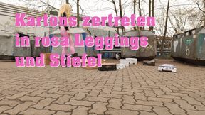 Crushing boxes in pink leggings and boots - Kartons zertreten in rosa Leggings und Stiefel