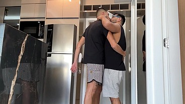 MARCOS GOIANO SENDO ARROMBADO PR 23CM GROSSO.