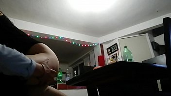 Me cojo a mi primo en una reuni&oacute_n mientras mi esposo va por a.