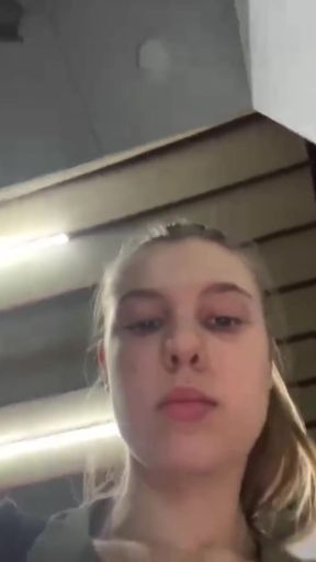 Extreme Squirting in the public gym with jucielussie   Clip 1
