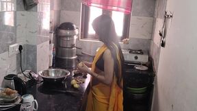 Kichen me step sister ko piche se pakad ke pel diya