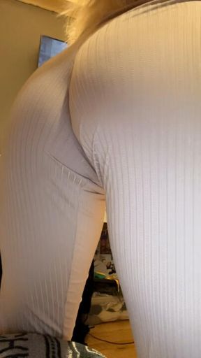 🍑🐱💥