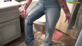 bella rossi locked out female depseration pissing her jeans