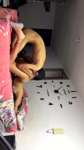 I fuck my stepsister secretly and I come in her mouth