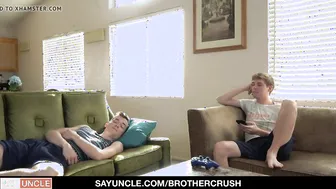 Twink Stepbrothers Alex Meyer and Jerk Bailey Bareback on the Sofa