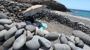 He Saw a Naked Girl on the Beach and Started Jerking off