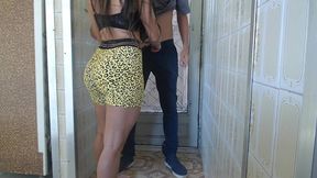 esposa heyya pede pizza e faz sexo com entregador 1.0 - fizemos esse video primeiro que o outro porem ficou curto postando agora junto com bonus ela dancando... (link do outro no v