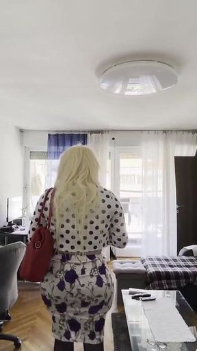 Pearl Vanesa Showing Her Body in Her Home Wearing Lovely Pearls.