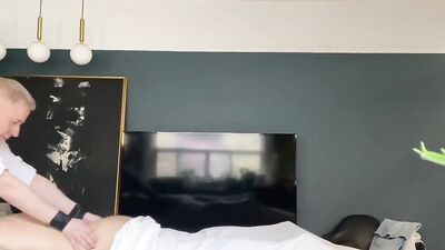 Horny client gets hard during massage and seduces the masseur.