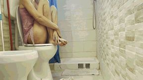 Bonnie in the toilet-5 MOV