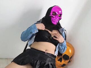 This shouldn't be happening on Halloween! U're tarnishing my reputation by having sex with my stepson out of my spouse knowing and posting the movie on xvideos.com.