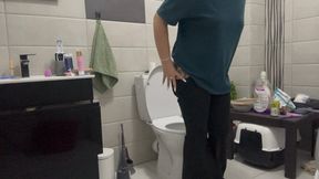 Bloated belly toilet with huge farts'